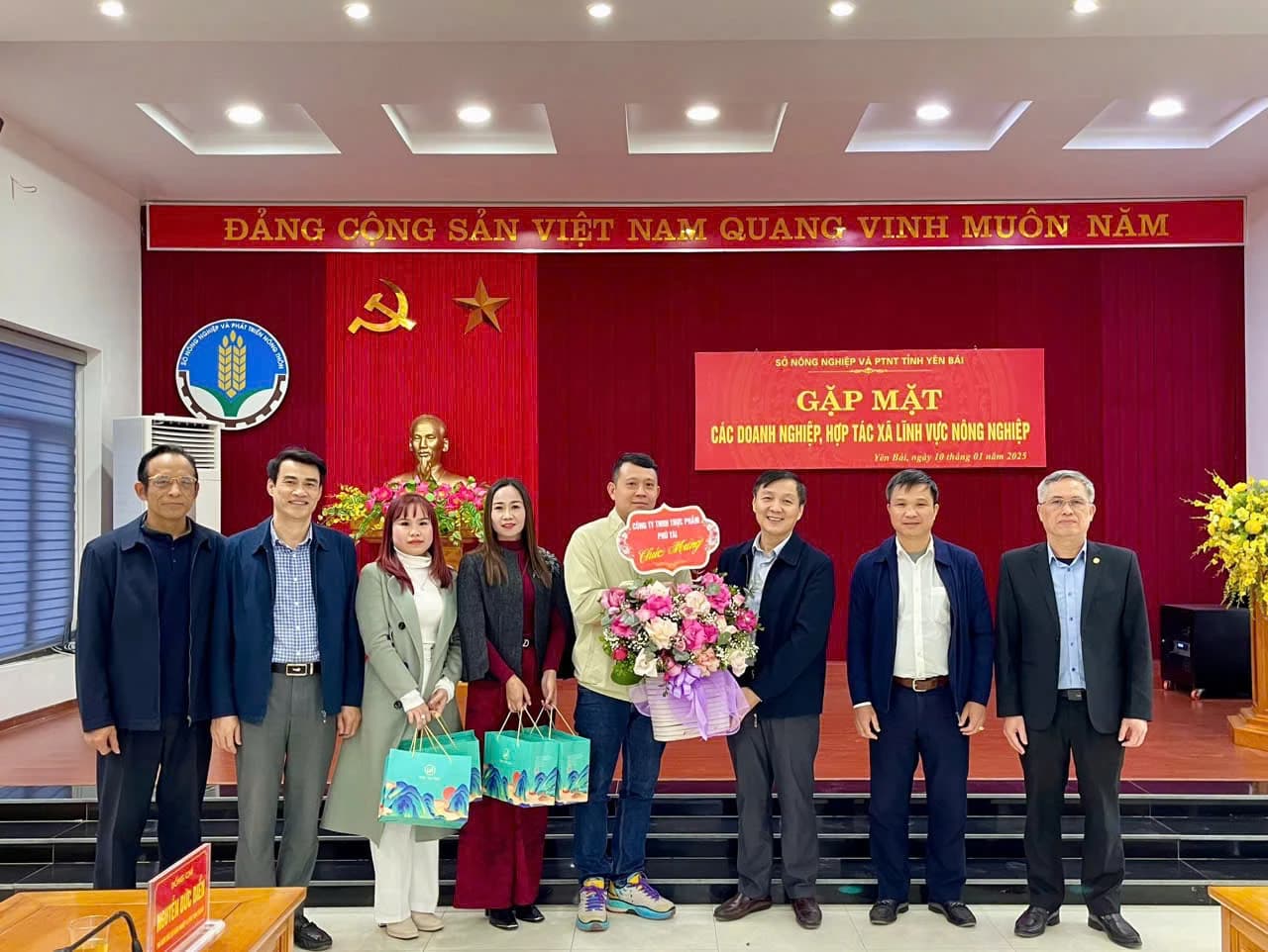 Giao lưu, gặp mặt giữa các lãnh đạo Sở nông nghiệp và Phát triển nông thôn tỉnh Yên Bái và các Doanh nghiệp, Hợp tác xã trong lĩnh vực nông nghiệp diễn ra ngày 10-01-2025